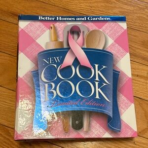 Better Homes and Gardens Pink and Blue Cookbook